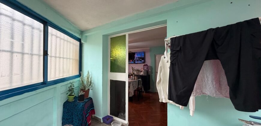 TRES AMBIENTES EN LA ESCALERA 49 A BARRIO PIEDRABUENA