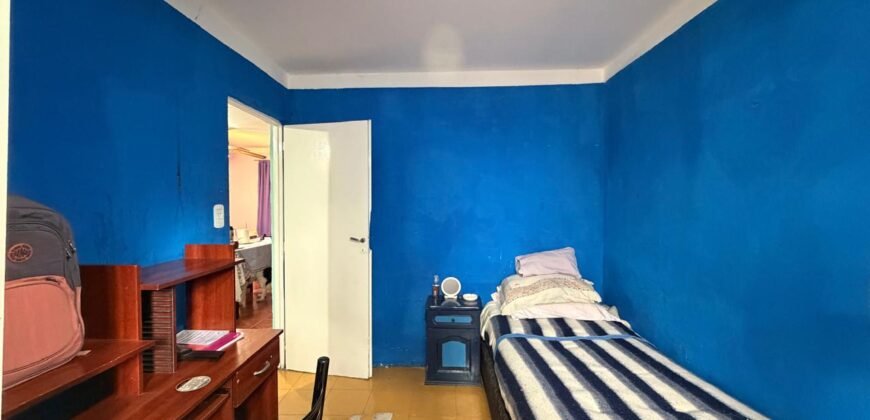 TRES AMBIENTES EN LA ESCALERA 49 A BARRIO PIEDRABUENA