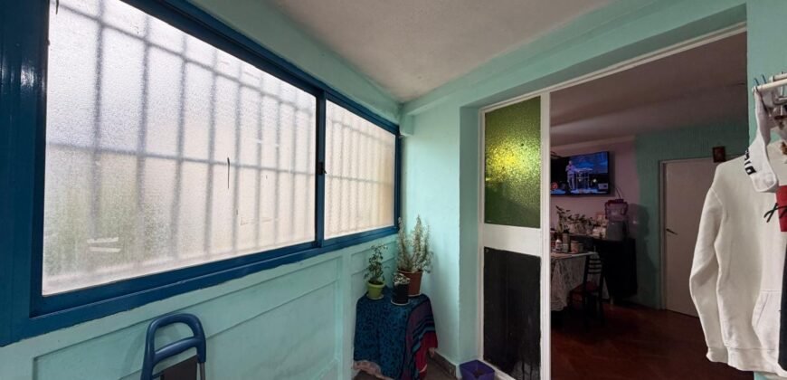 TRES AMBIENTES EN LA ESCALERA 49 A BARRIO PIEDRABUENA