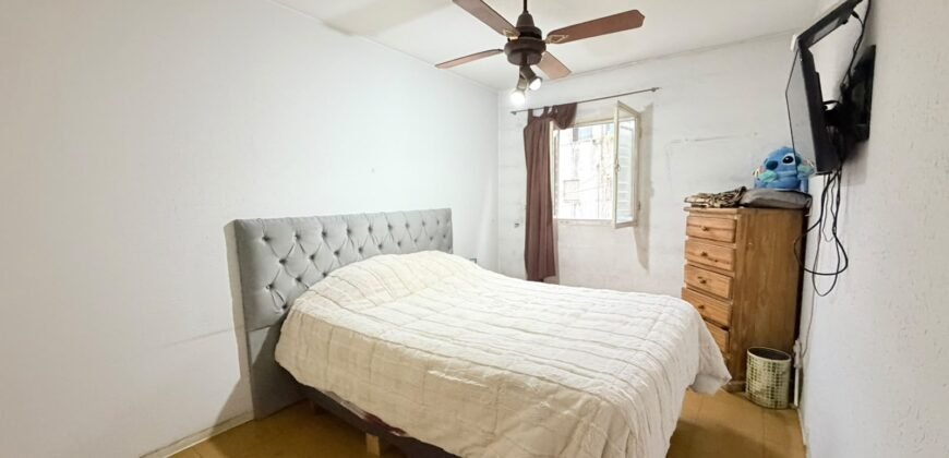 CINCO AMBIENTES EN VENTA EN EL BARRIO PIEDRABUENA ESCALERA 42