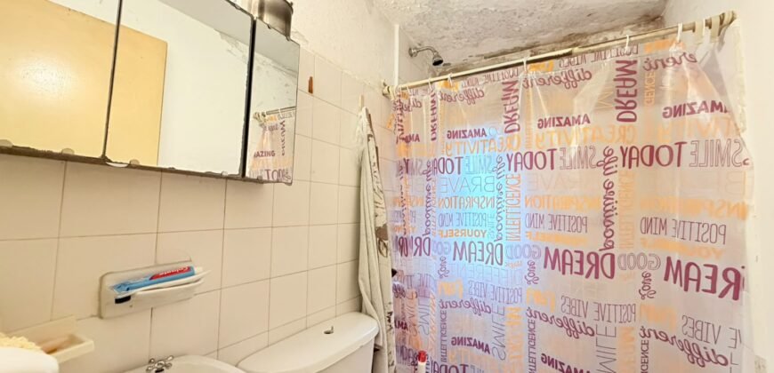 CINCO AMBIENTES EN VENTA EN EL BARRIO PIEDRABUENA ESCALERA 42