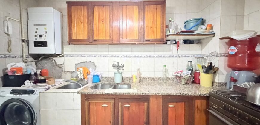 CINCO AMBIENTES EN VENTA EN EL BARRIO PIEDRABUENA ESCALERA 42