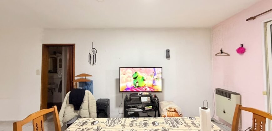 CINCO AMBIENTES EN VENTA EN EL BARRIO PIEDRABUENA ESCALERA 42